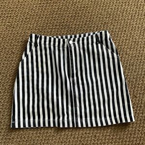 Forever 21 size small black and white striped denim skirt